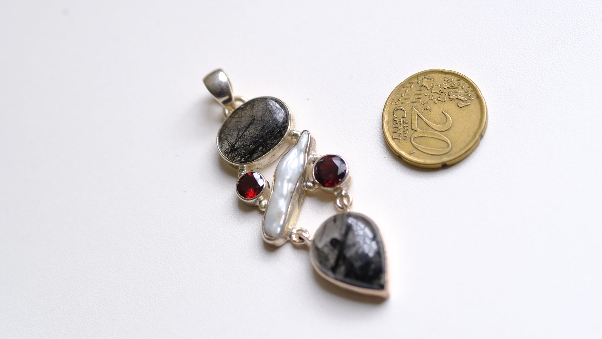 Vintage multi stones pendant