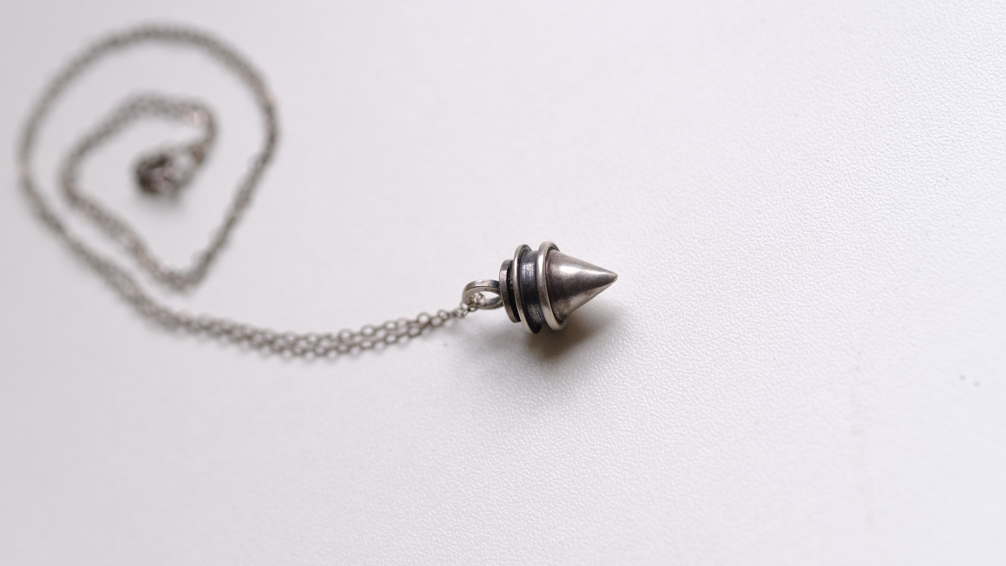 925 sterling silver vintage necklace with top pendant