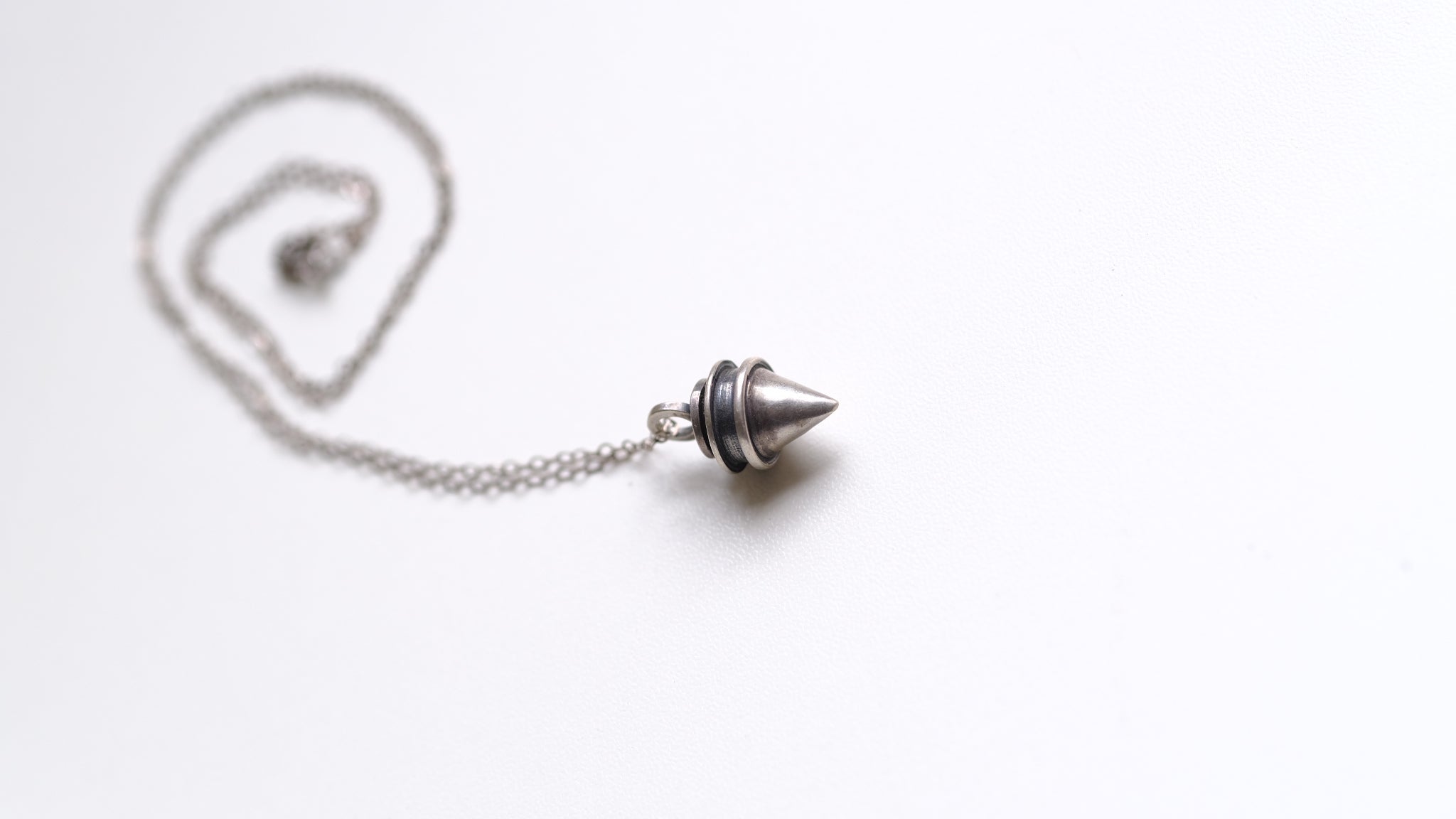 925 sterling silver vintage necklace with top pendant