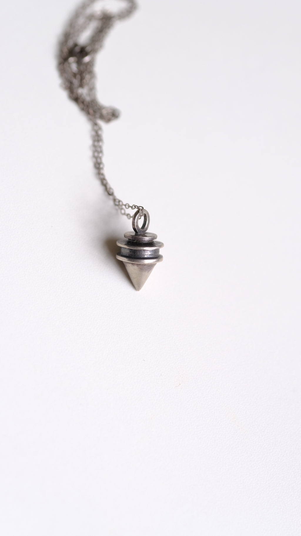 925 sterling silver vintage necklace with top pendant