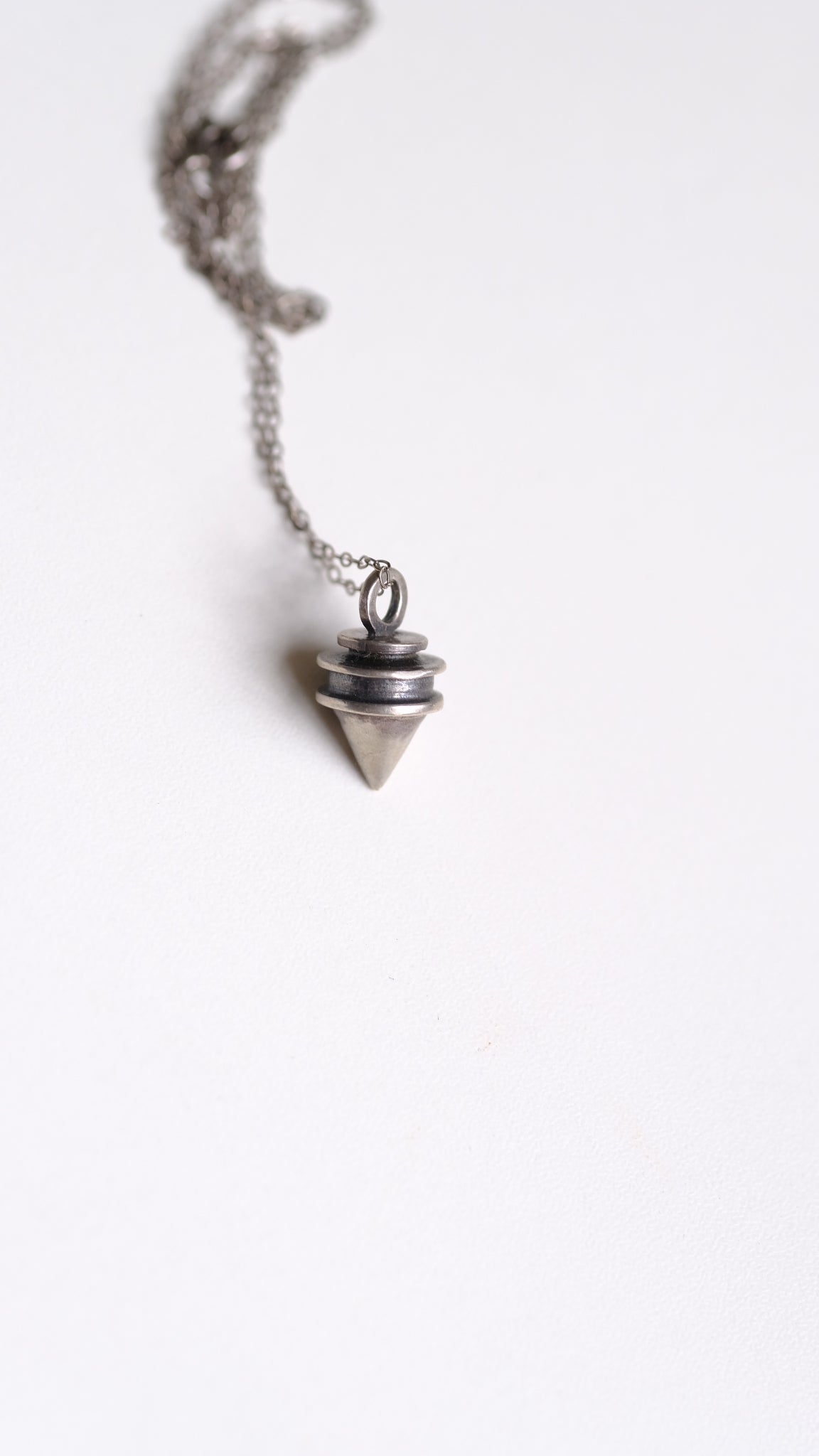 925 sterling silver vintage necklace with top pendant